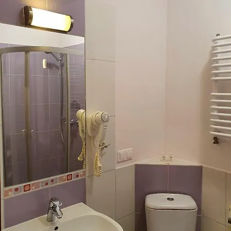 Hotel Solec 2*