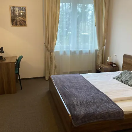 Hotel Solec 2*