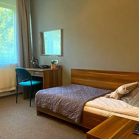 Hotel Solec 2*