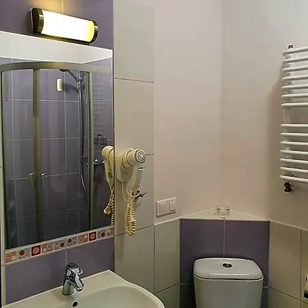 Hotel Solec 2*